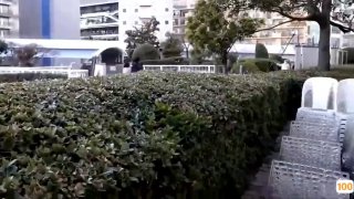 跟粉丝聊天直播她突然扯下自己的上衣！浑圆的两颗「完整露出」一秒：美乳又圆又大